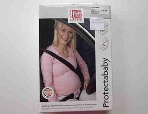 Bien attacher sa ceinture de sécurité pendant la grossesse - Bébés